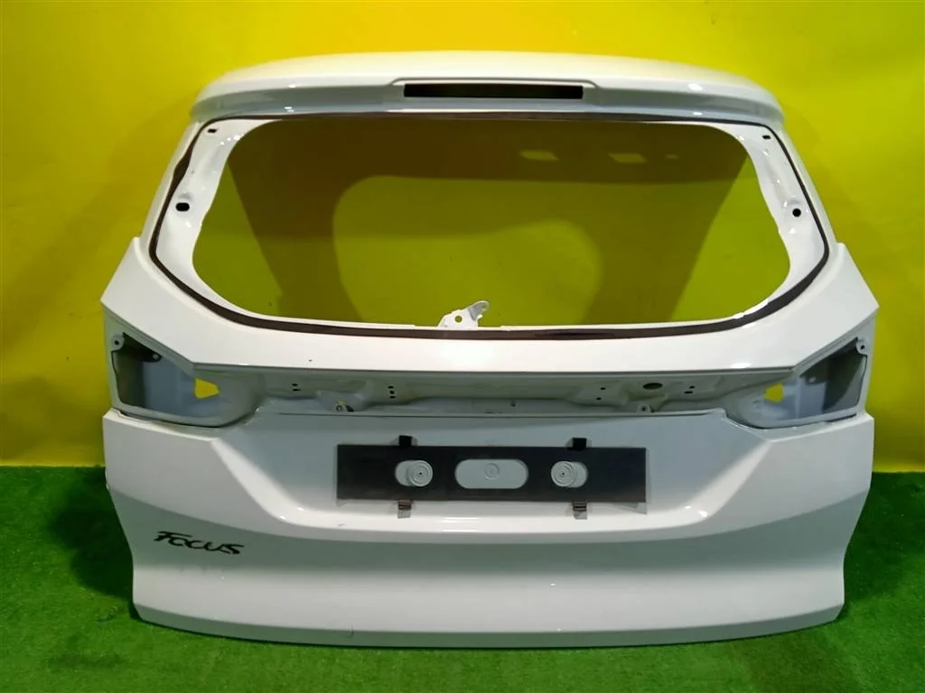 Дверь багажника Ford Focus III 2011