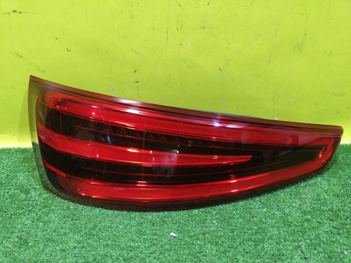 Фонарь задний левый Audi Q3 (8U) 2012