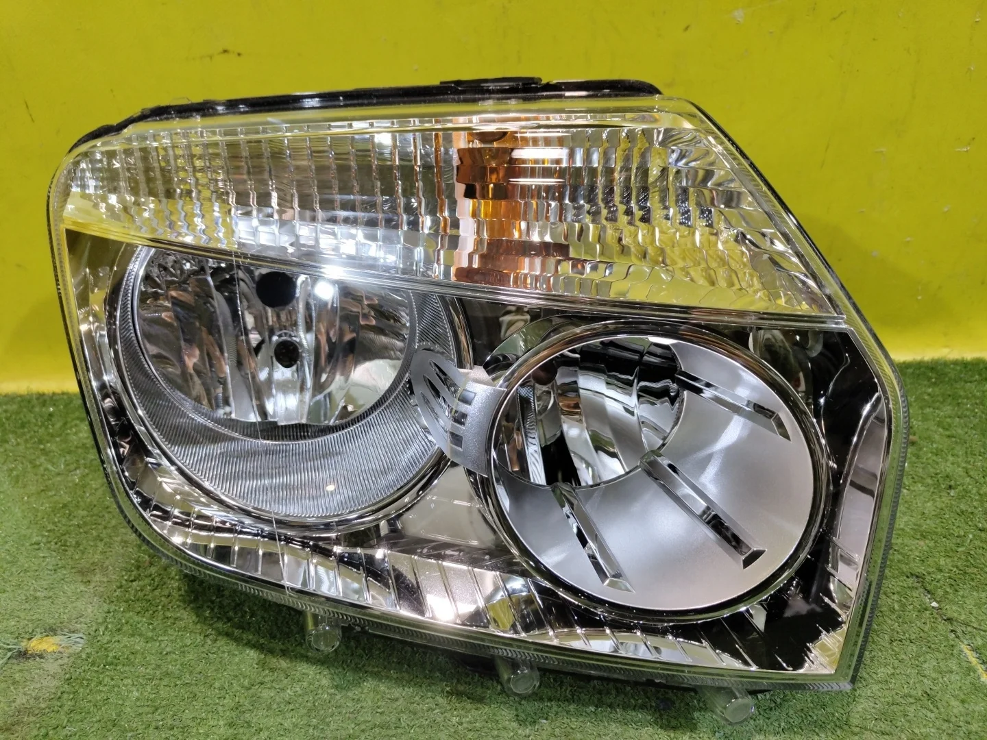 Фара правая Renault Duster 2010