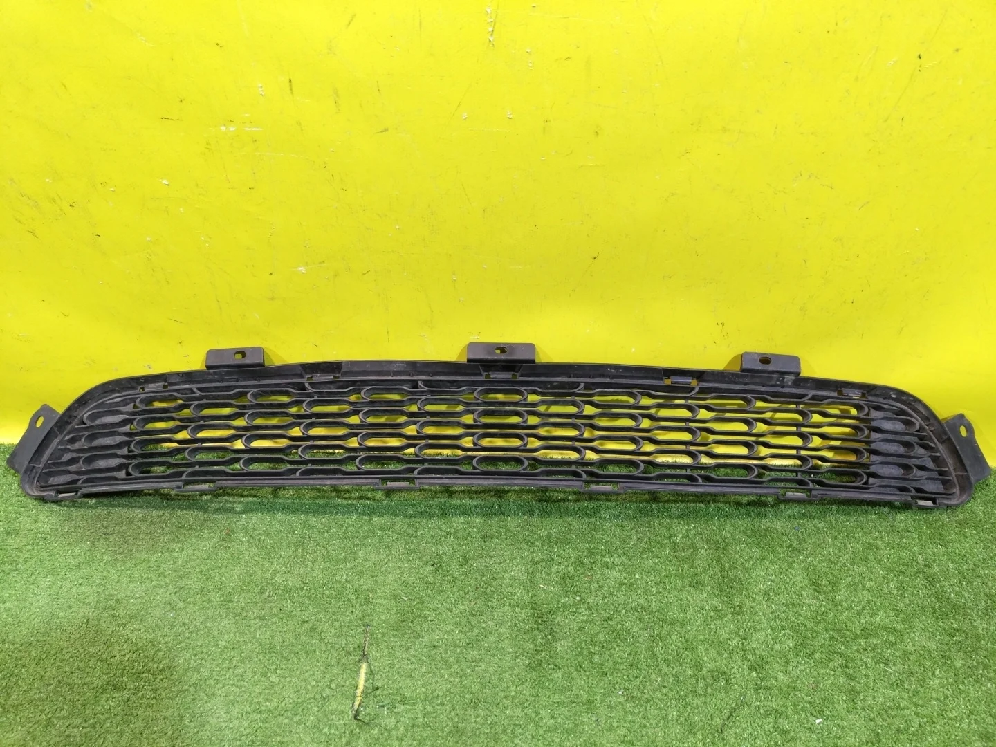 Решетка в бампер нижняя Kia Sorento 2 XM 2012