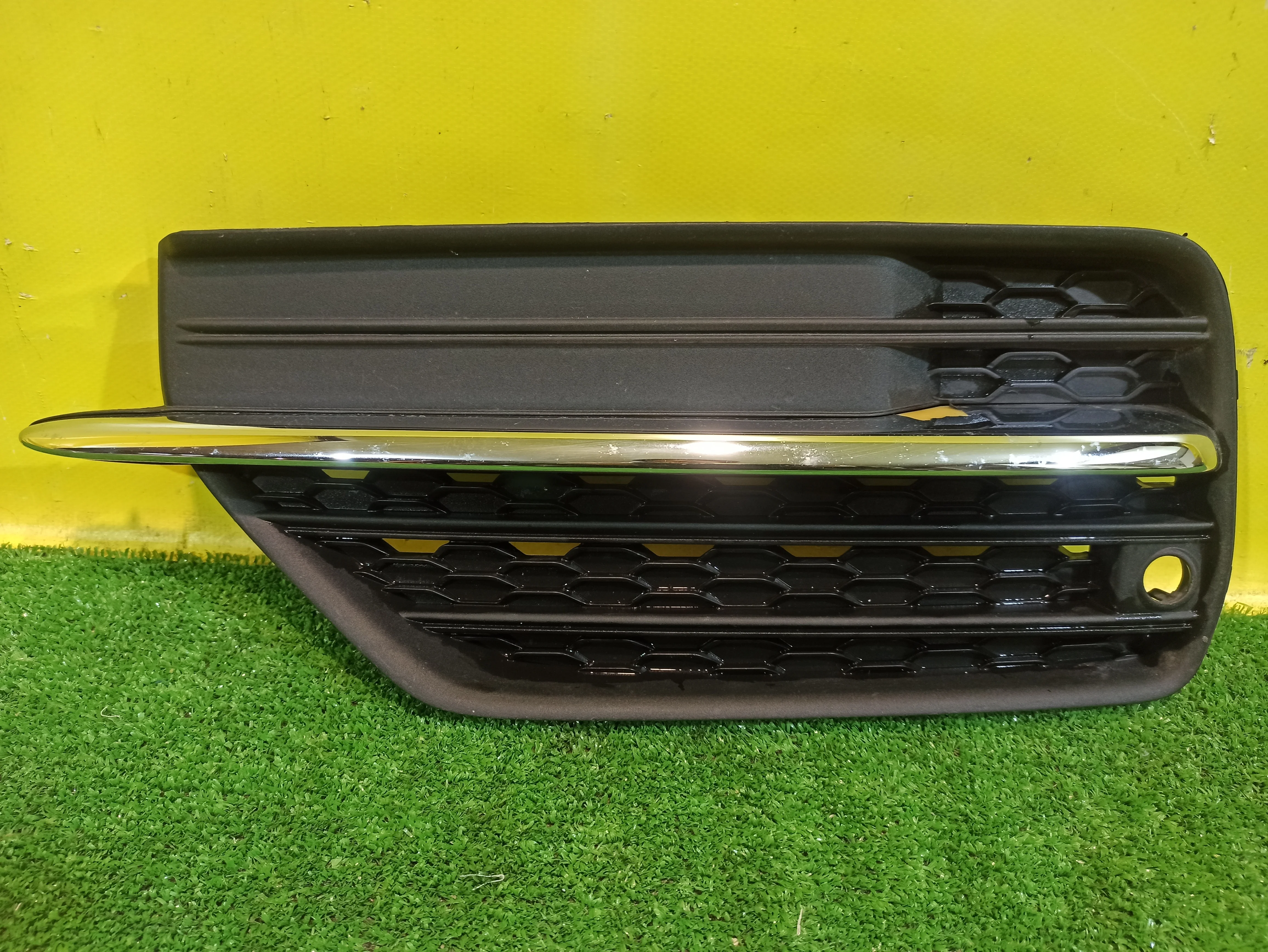 Решетка в бампер левая Volvo XC90 2014
