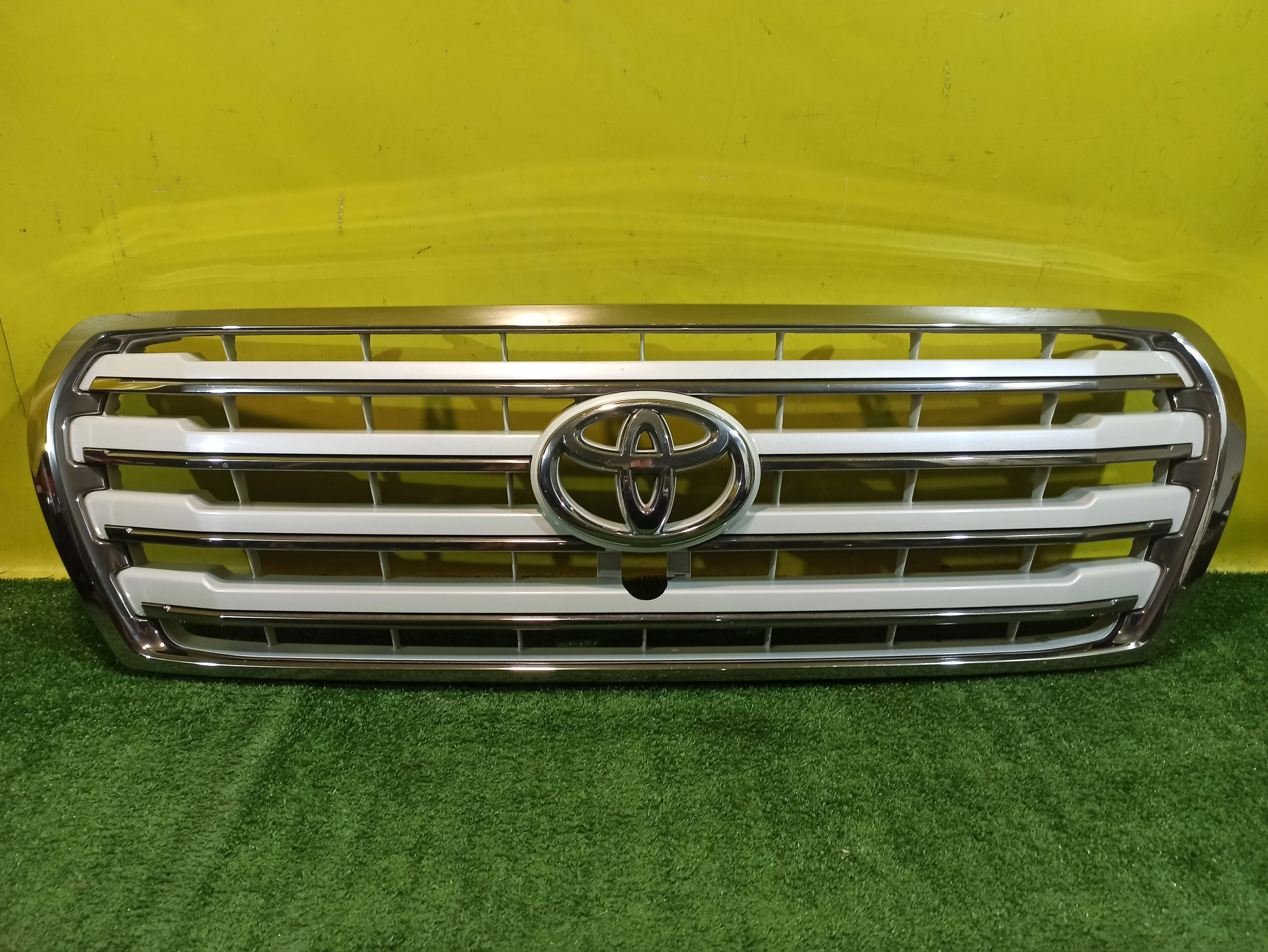 Решетка радиатора Toyota Land Cruiser (200) 2012