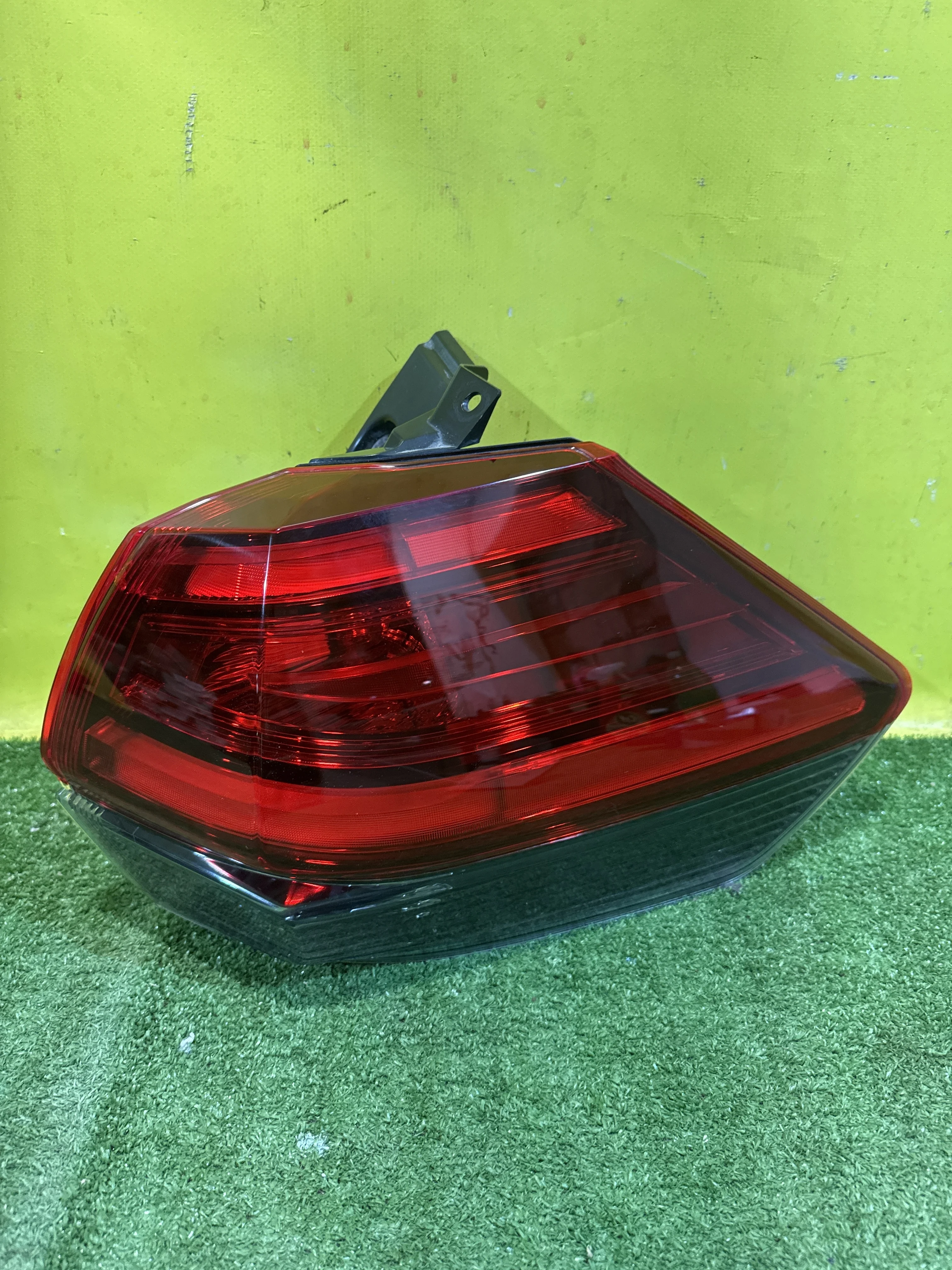 Фонарь задний наружный правый Nissan X-Trail (T32