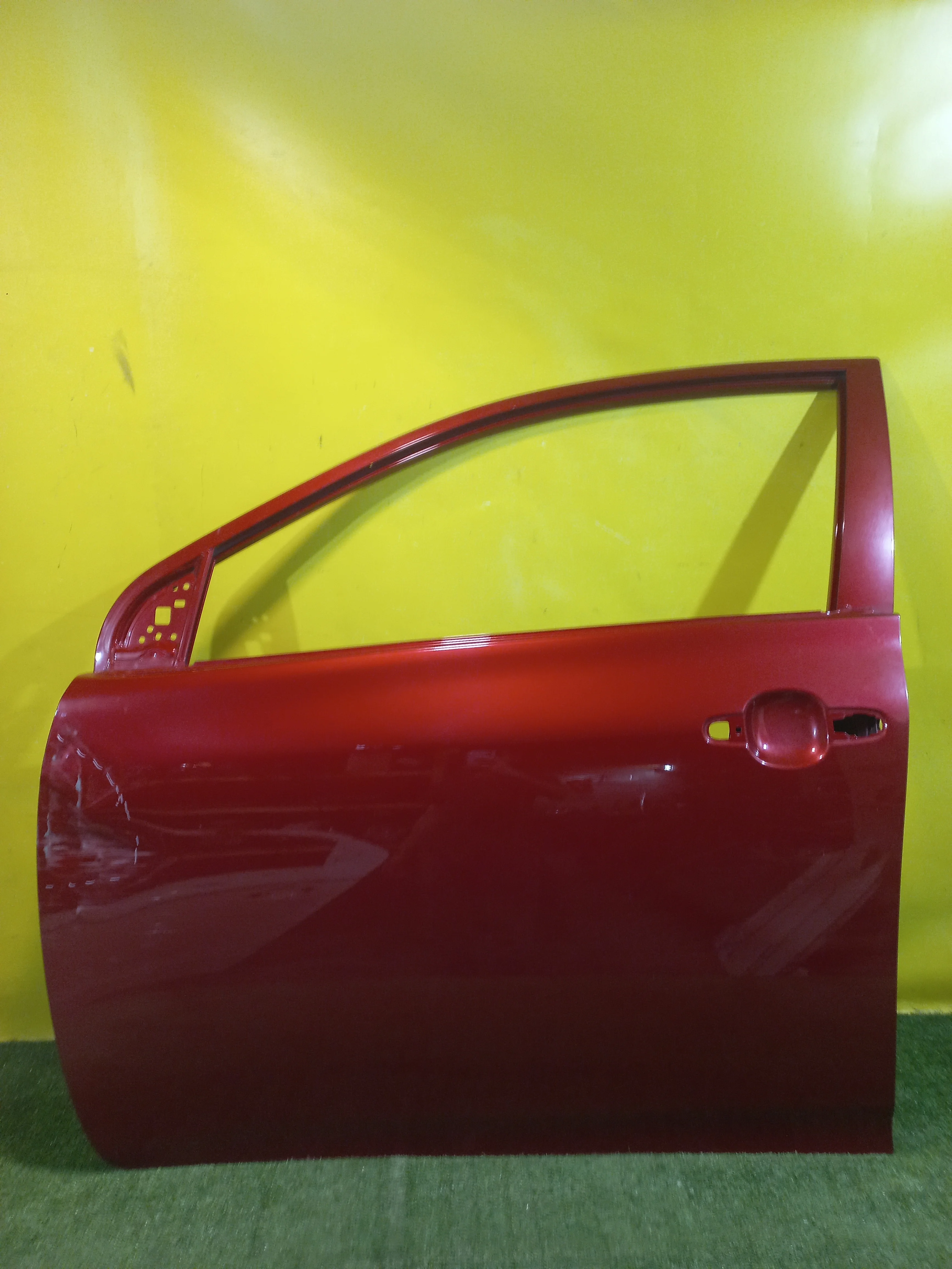 Дверь передняя левая Toyota Corolla E15 2006