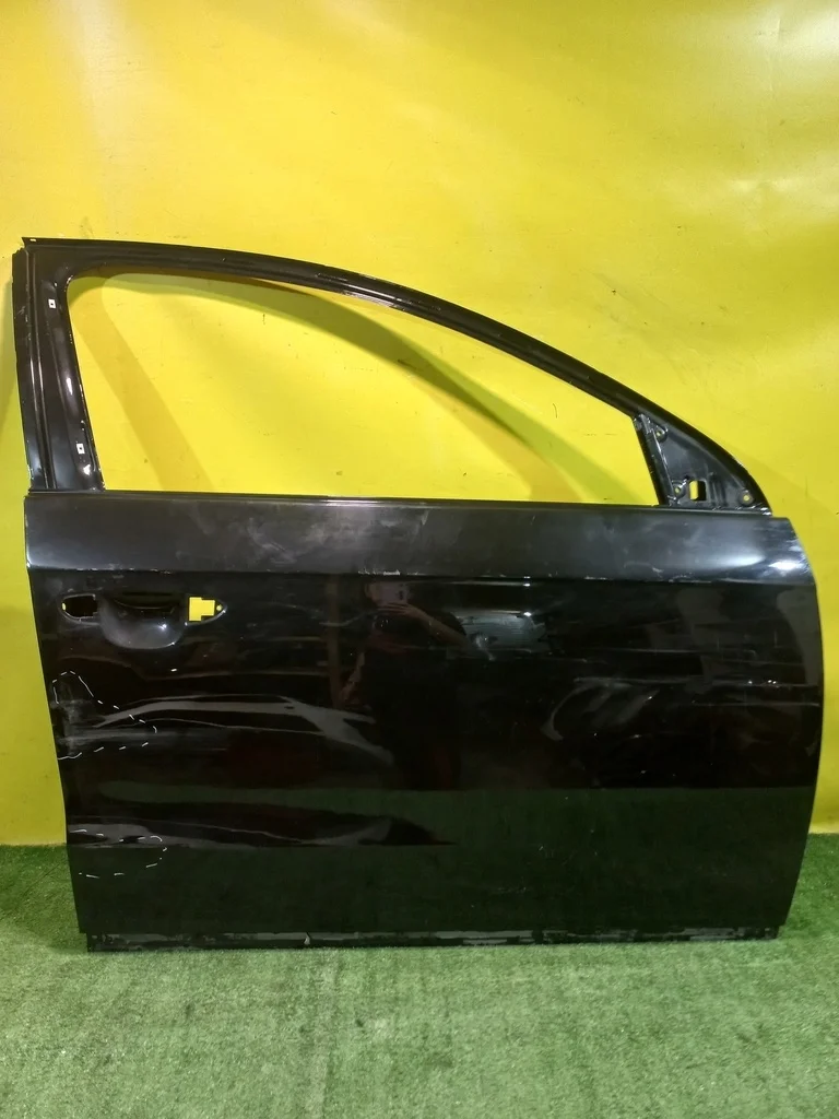 Дверь передняя правая Volkswagen  Passat (B7) 2011