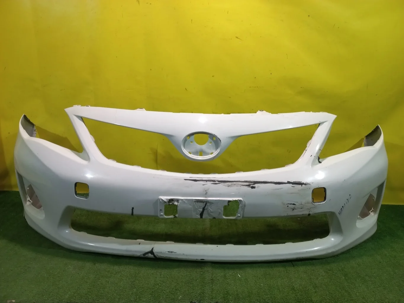 Бампер передний Toyota Corolla E15 2010