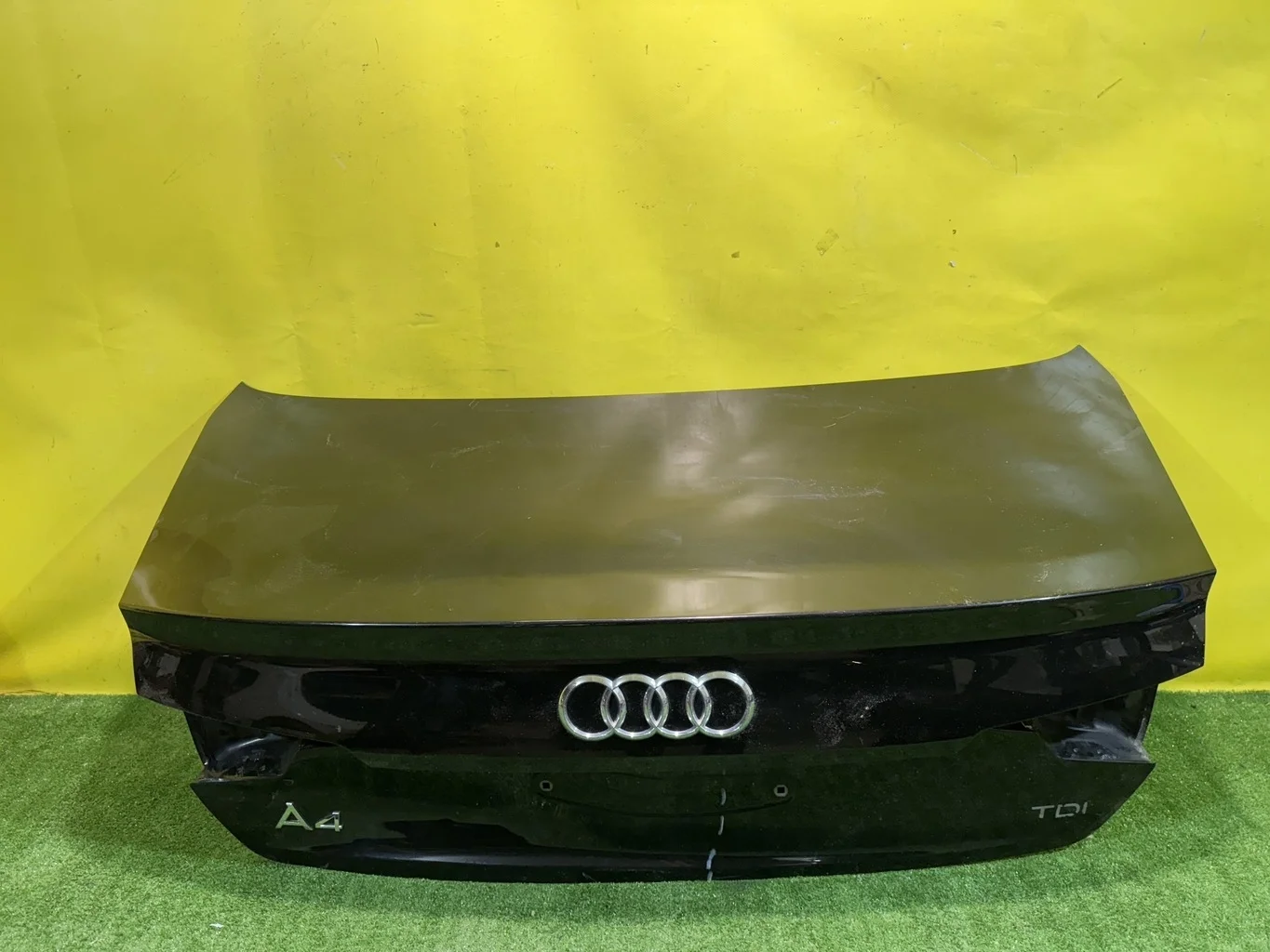 Крышка багажника Audi A4 (B9) 2015