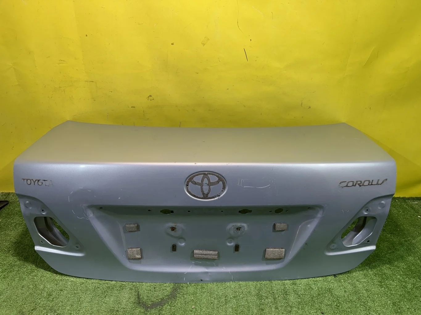 Крышка багажника Toyota Corolla E15 2006