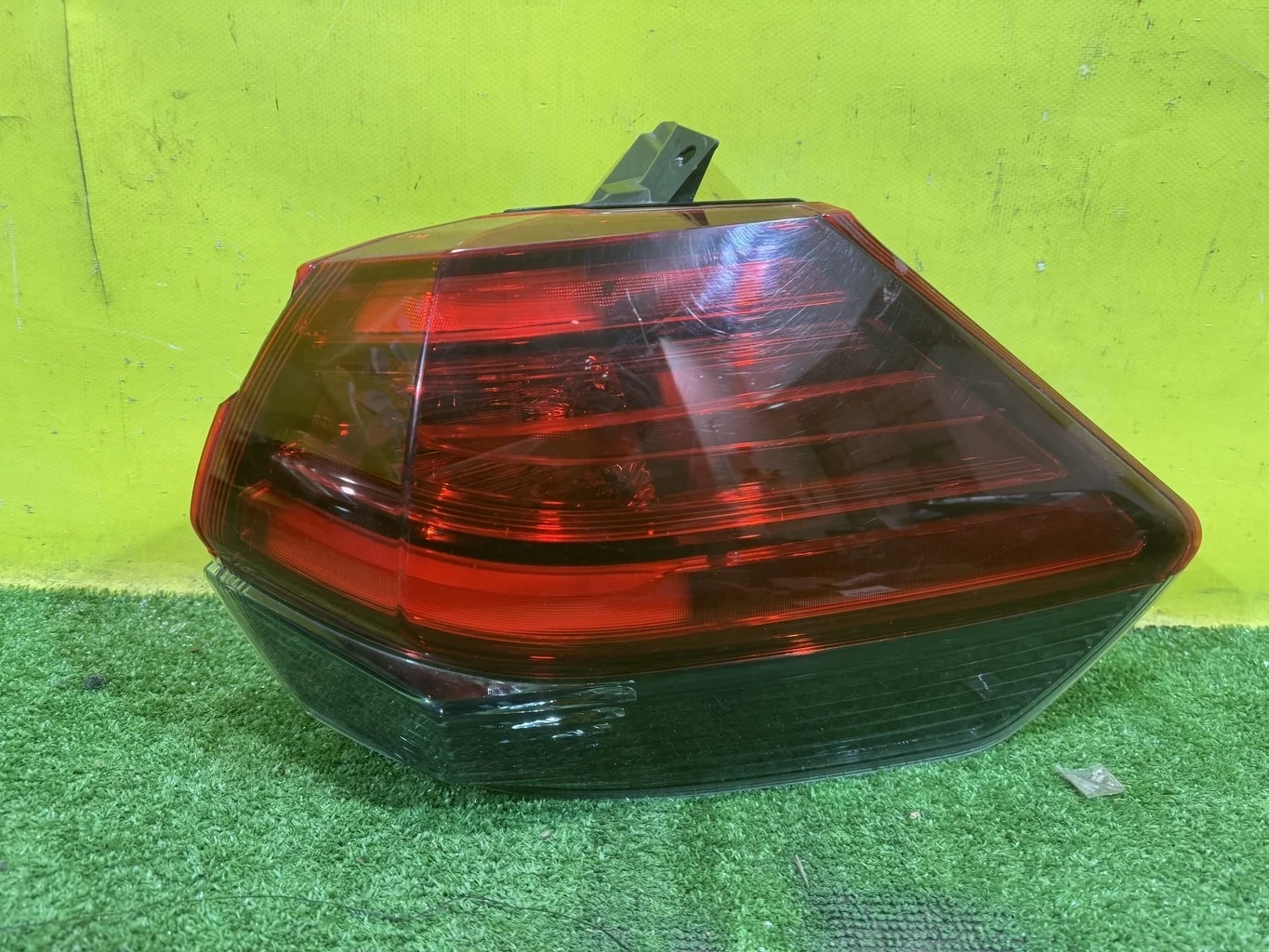 Фонарь задний наружный правый Nissan X-Trail (T32