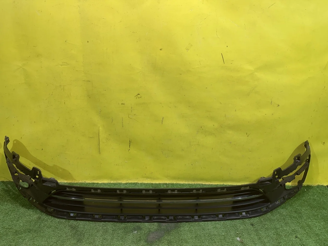 Решетка в бампер центральная Kia RIO 3 QB 2015