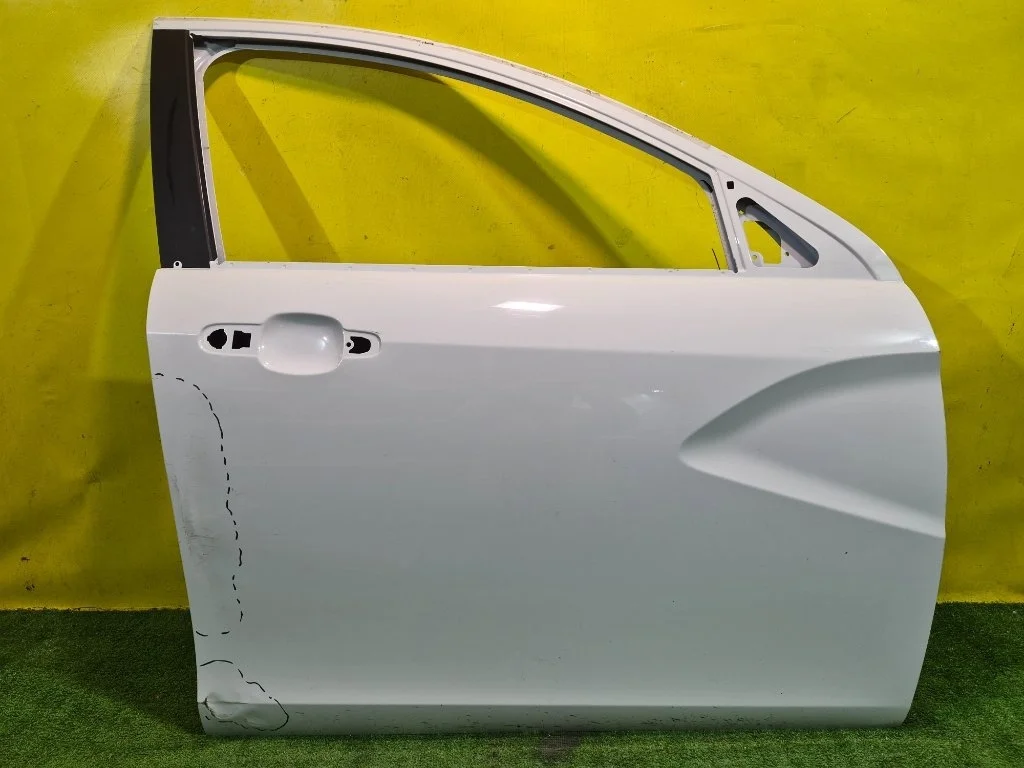Дверь передняя правая Lada Vesta 2015-