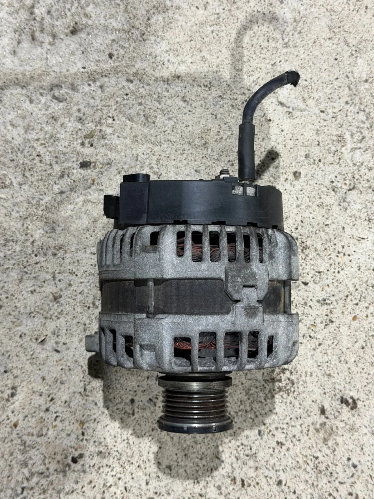 Генератор 150A CGL 2.0 tdi 03L903017E BOSCH
