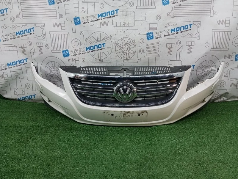 Бампер передний Volkswagen Tiguan 2009 5N0807217D 5N1 CAW