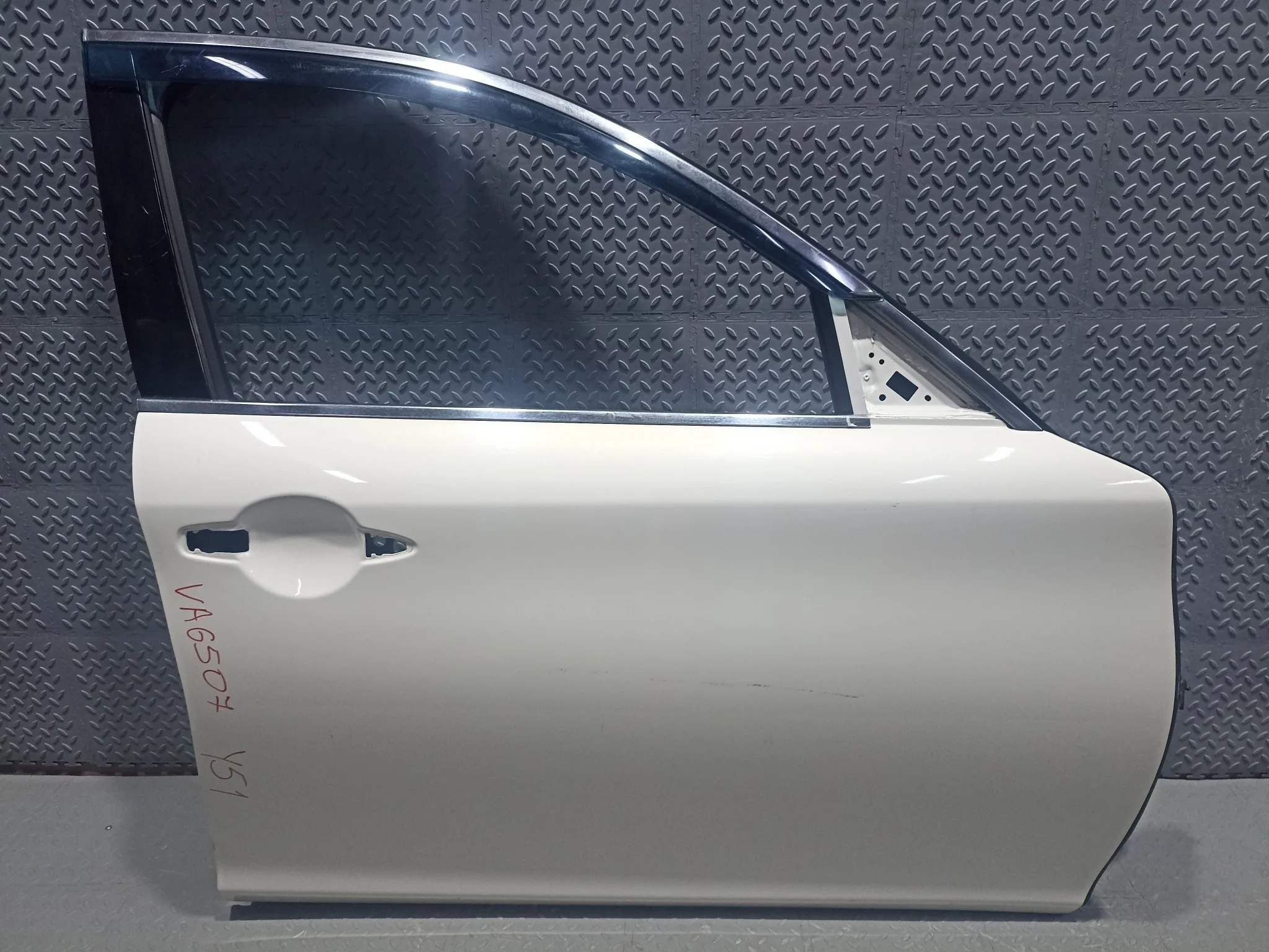 ДВЕРЬ NISSAN INFINITI CIMA FUGA M25 M37 M56 Q70 H010M1MAMA ПЕРЕДНЯЯ ПРАВАЯ  белый, QAA VA6507