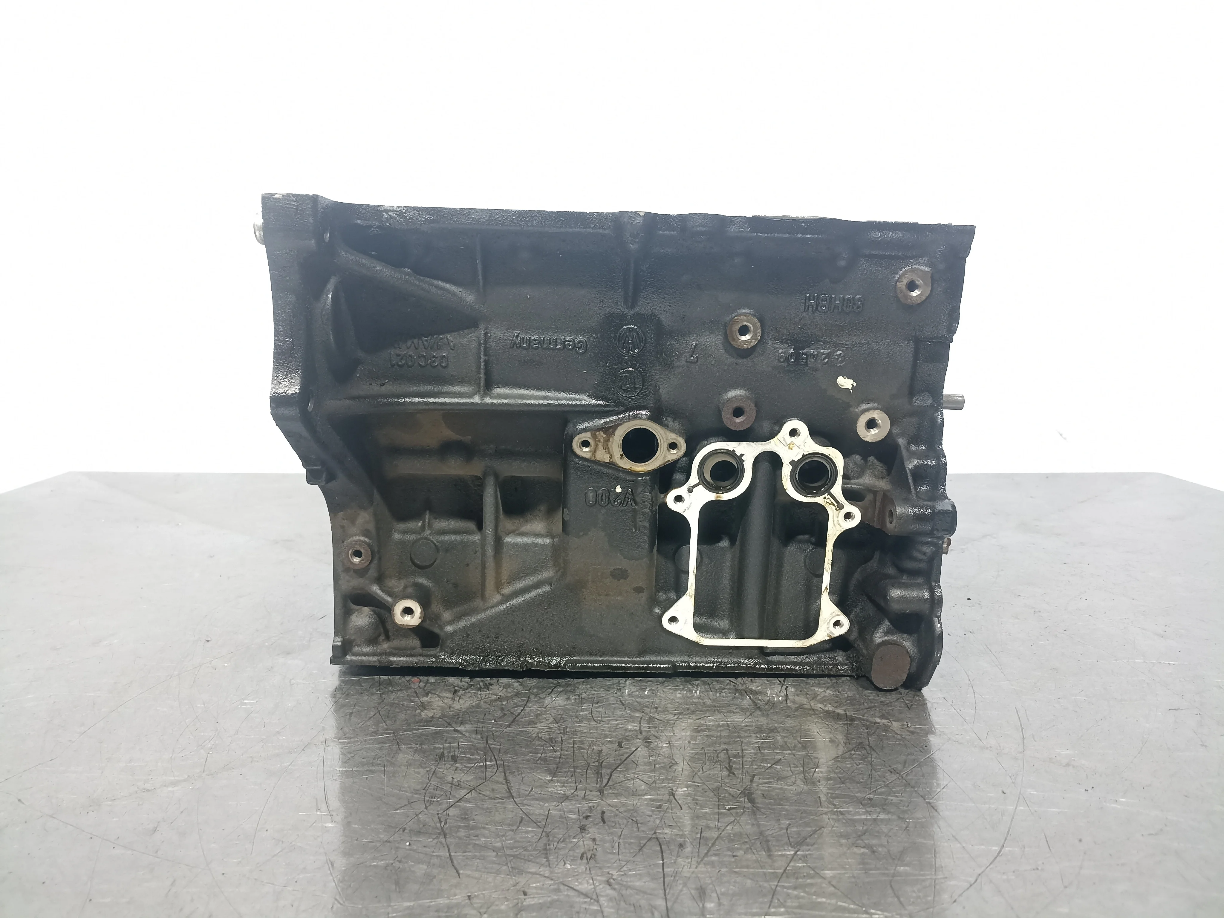 БЛОК ЦИЛИНДРОВ AUDI VOLKSWAGEN SEAT SKODA 03C103011AR  F2325Z