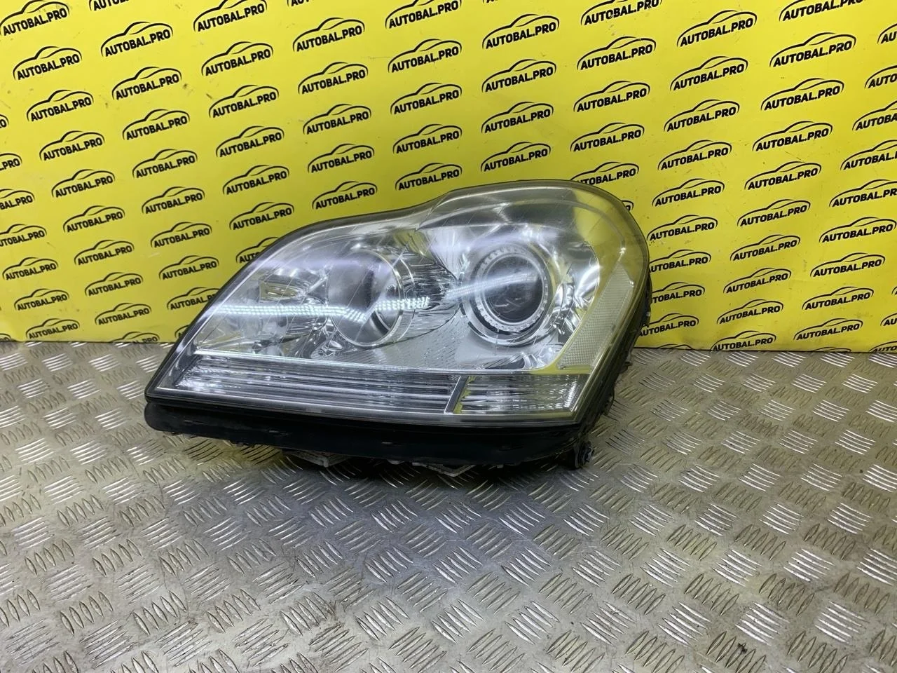 Фара левая Mercedes-Benz GL-Класс I X164 500 (2006-2009) 2006 A1648200159 5.5 I M273
