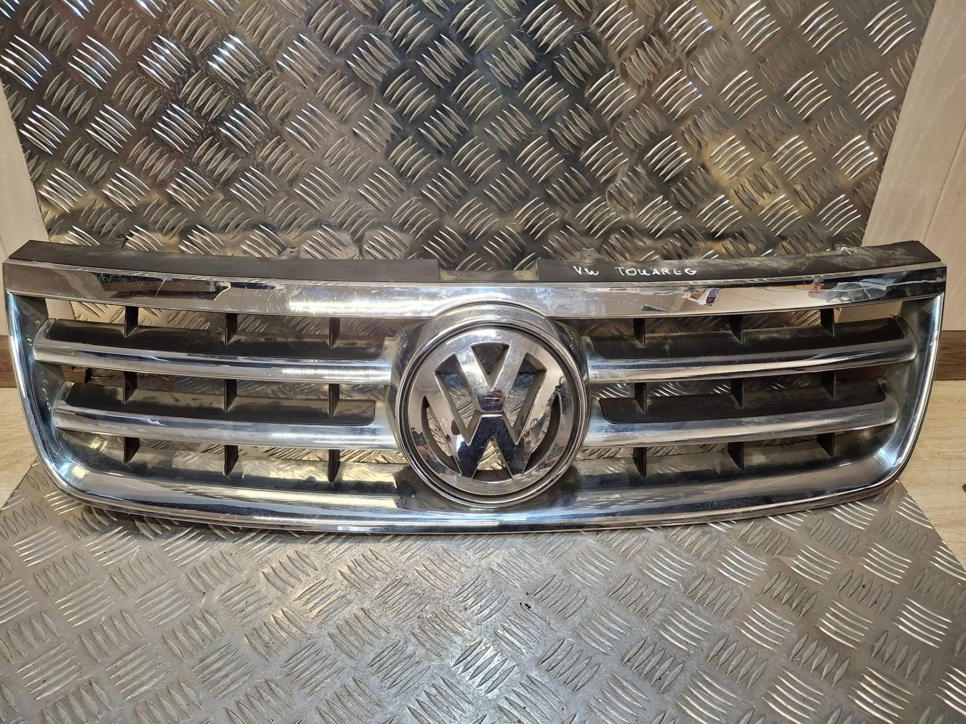 решетка радиатора Volkswagen Touareg