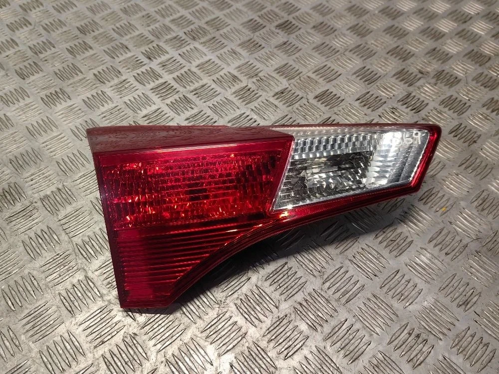 Фонарь задний левый Toyota RAV4