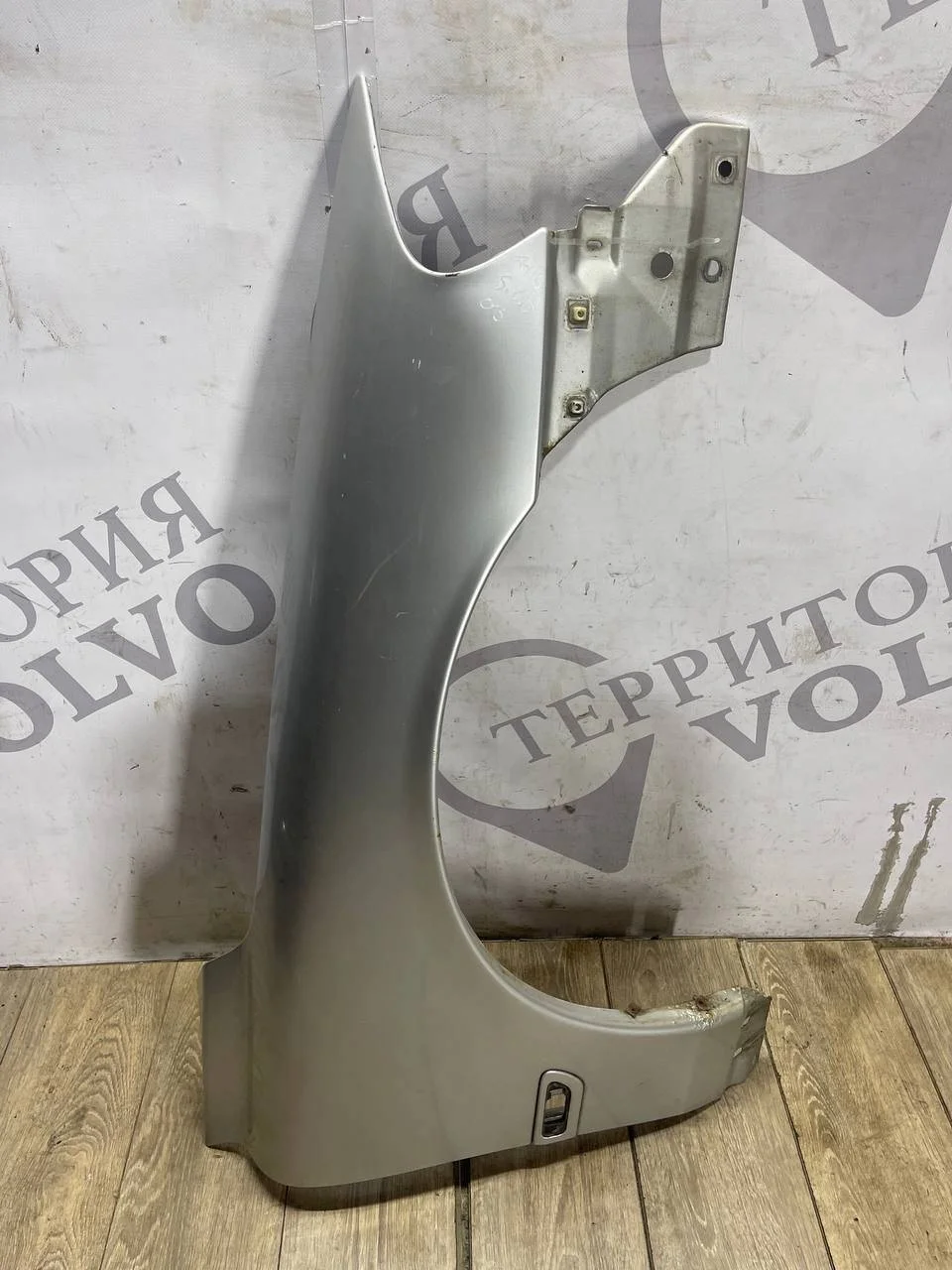 Крыло переднее правое VOLVO S60 2000-2009