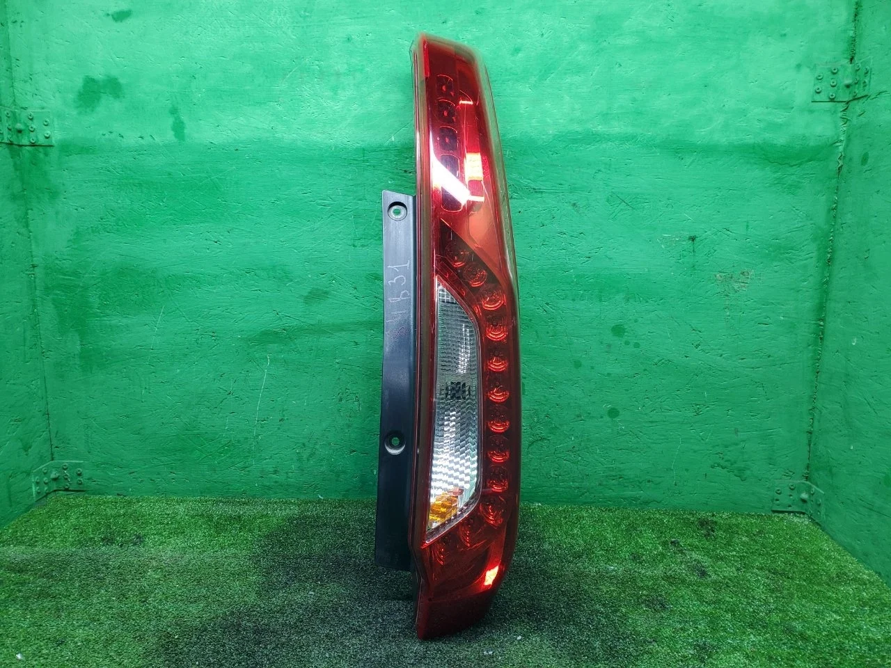 Фонарь Nissan X-Trail 2010-2015 265503UB0A T31, задний правый