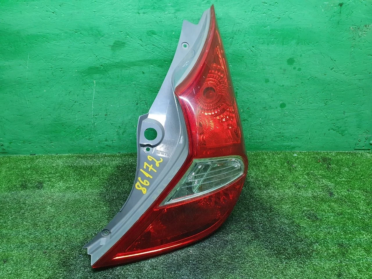 Фонарь Hyundai Solaris 2010-2017 924021R220, правый