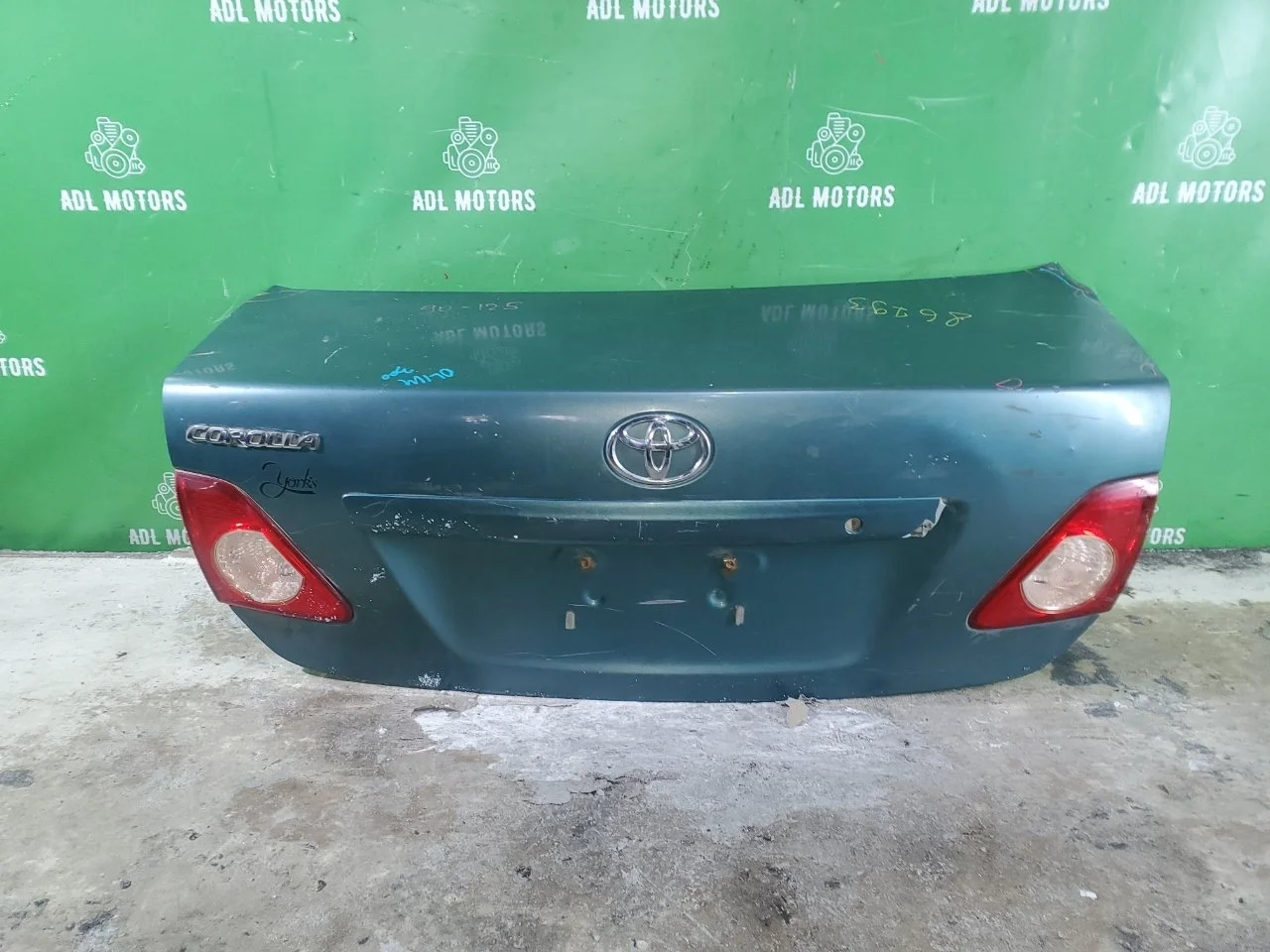 Крышка багажника Toyota Corolla 2006-2012 6440112B50 150