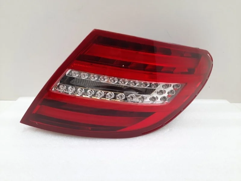 Фонарь Mercedes-Benz C-class 2011-2015 2049060503 W204, правый