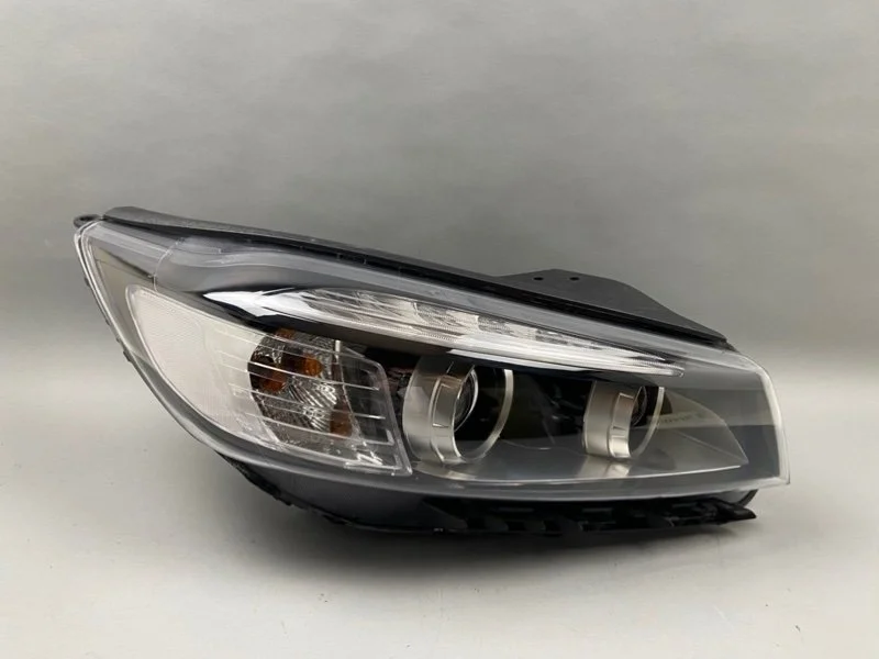 Фара KIA Sorento Prime 2014-2017 92102C5200 3 UM, правая
