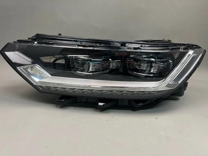 Фара Volkswagen Passat 2014-2025 3G1941113A B8, передняя левая