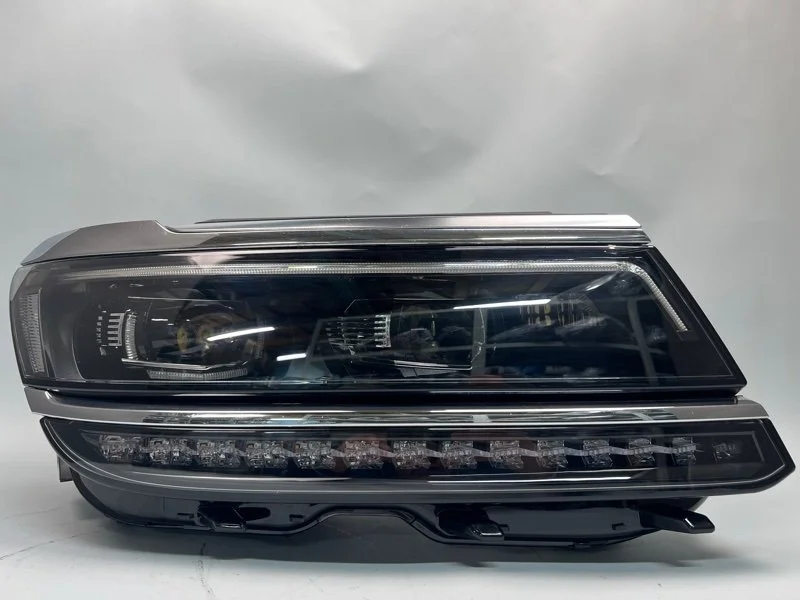 Фара Volkswagen Tiguan 2016-2020 5NB941082A 2, передняя правая