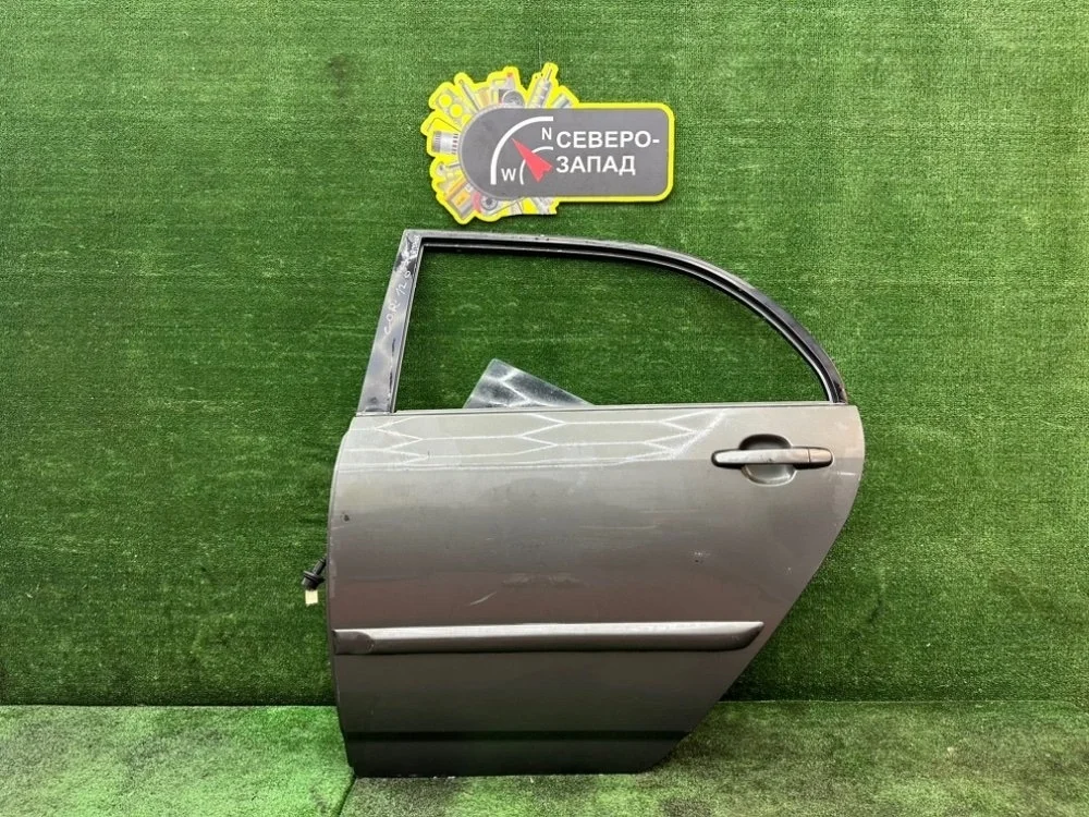 Дверь Toyota Corolla 6700413330 ZZE121 3ZZ, задняя левая