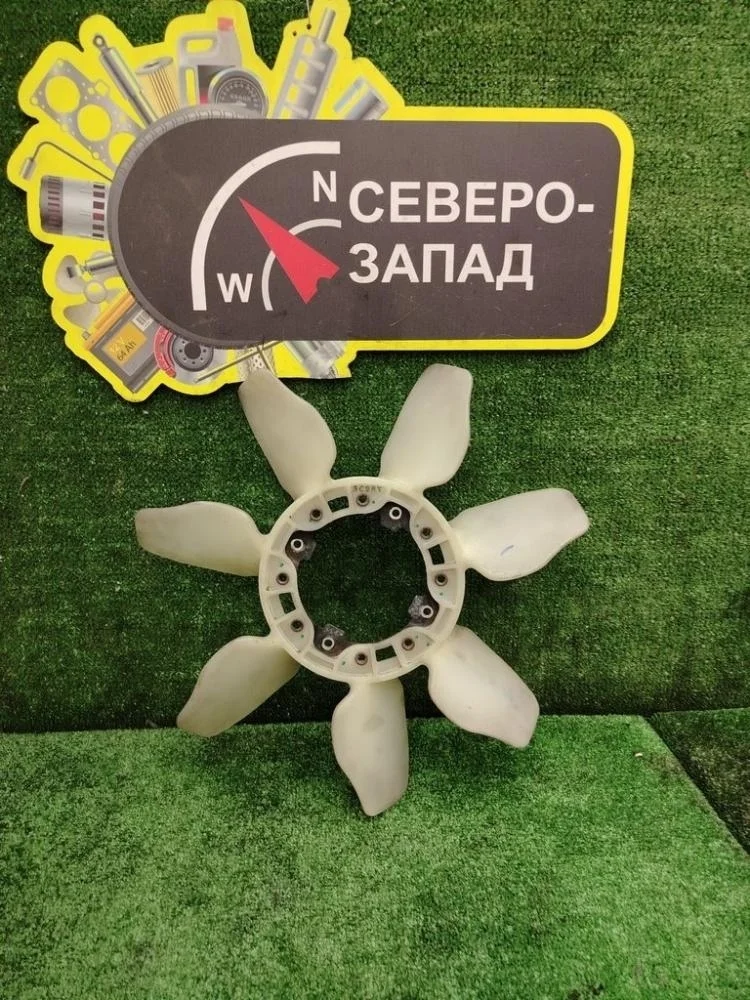 Крыльчатка охлаждения Toyota Hilux 2013 163610L020 KUN26 1KDFTV