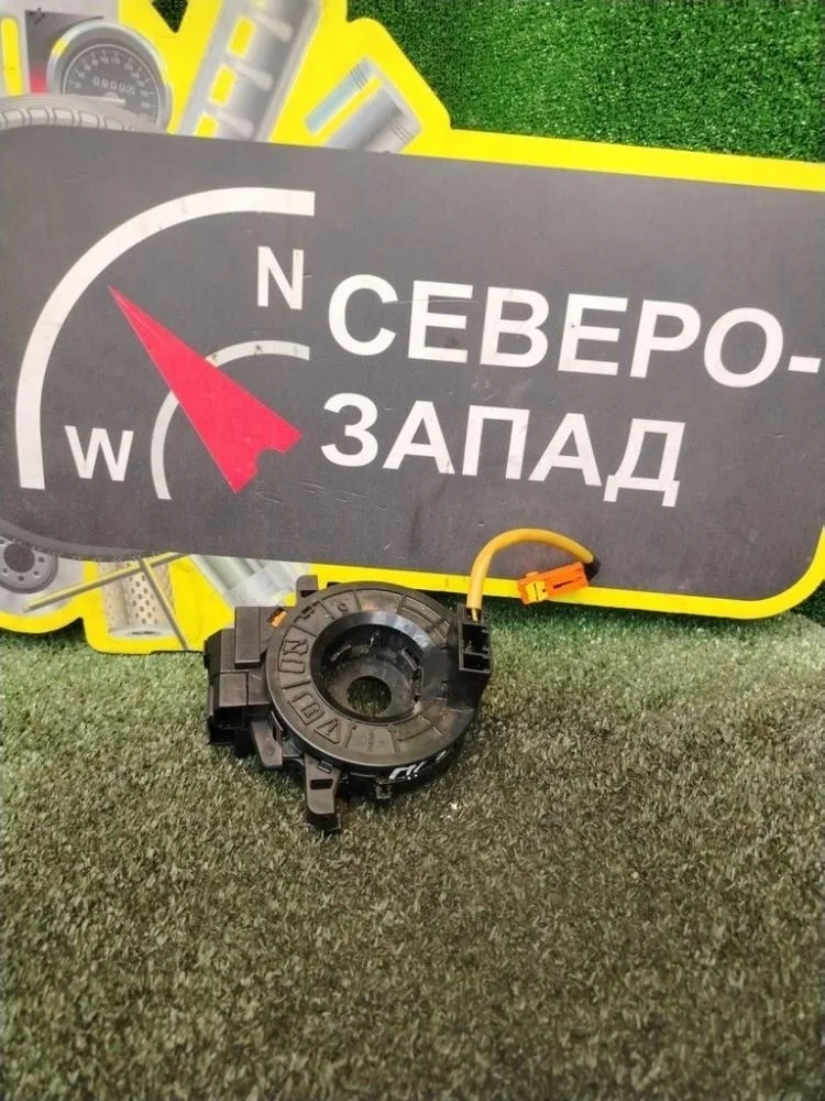 Лента подрулевая SRS Toyota Hilux 2013 843060K051 KUN26 1KDFTV