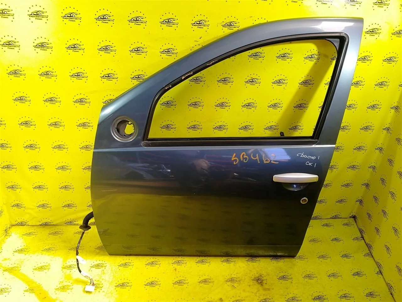 Дверь Renault Duster 801015127R HS, передняя левая