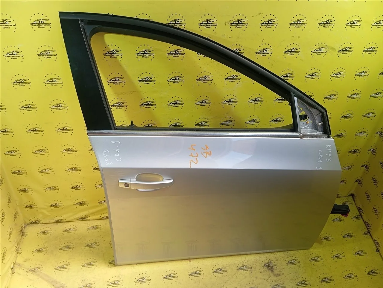 Дверь Chevrolet Cruze 95987758 J300, передняя правая