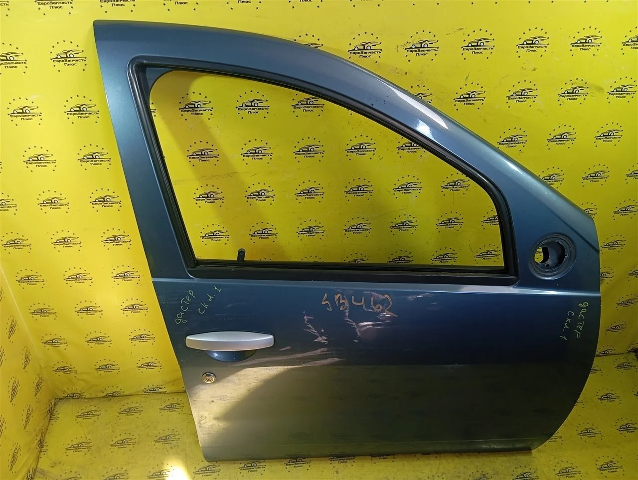 Дверь Renault Duster 821000291R, передняя правая
