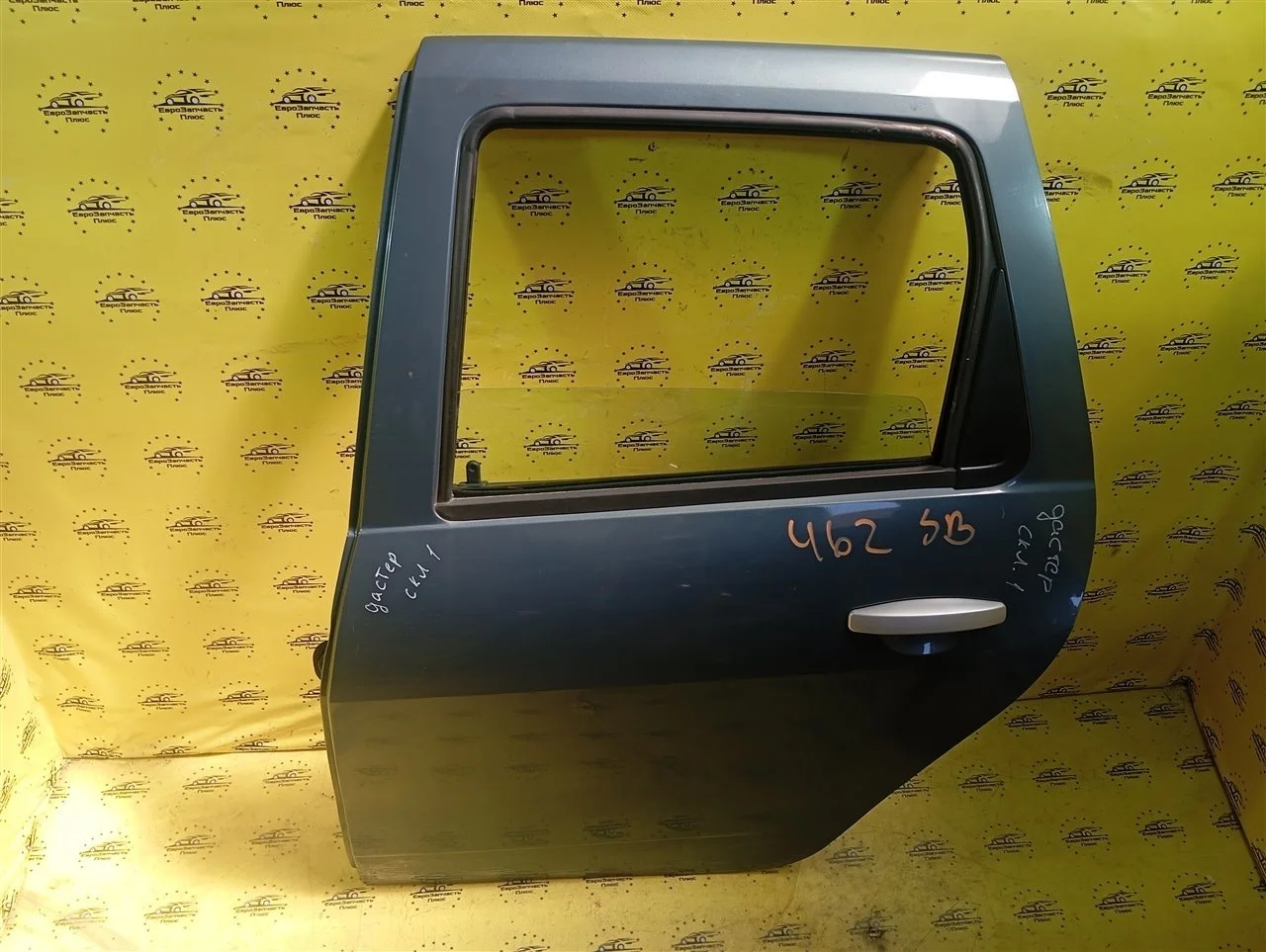 Дверь Renault Duster 821014570R HS, задняя левая
