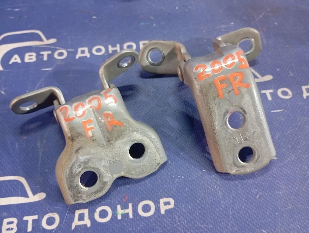 петли двери TOYOTA COROLLA SPACIO NZE121 1NZFE F 68710-12150, 68730-52010