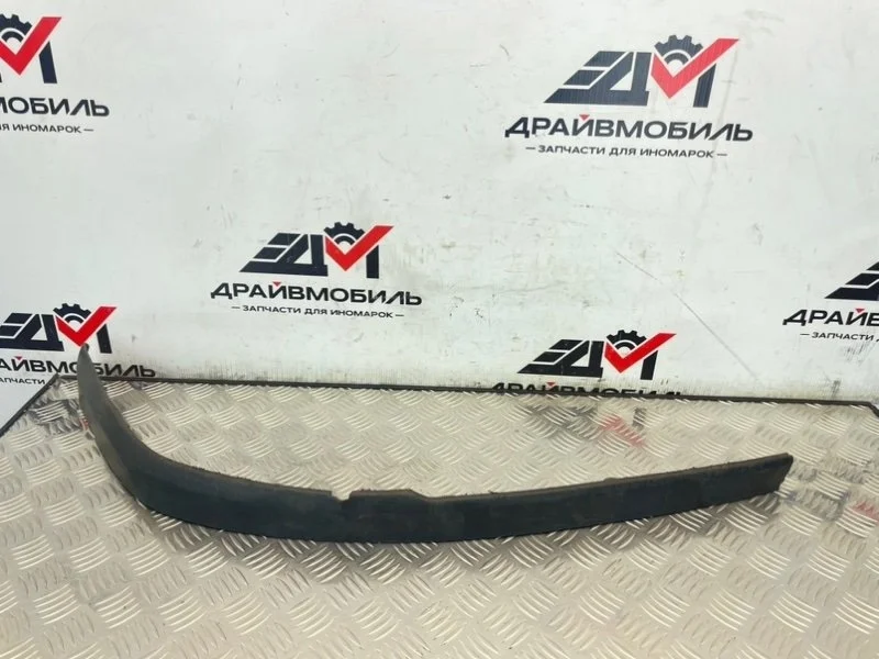 молдинг бампера toyota corolla 2005 ZZE120 4ZZFE