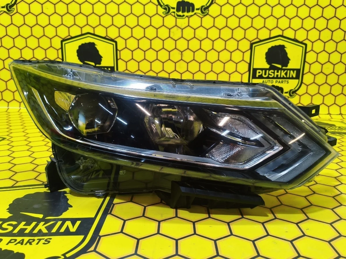 Фара Nissan Qashqai 2019 26010HV00B J11 MR20DD, правая