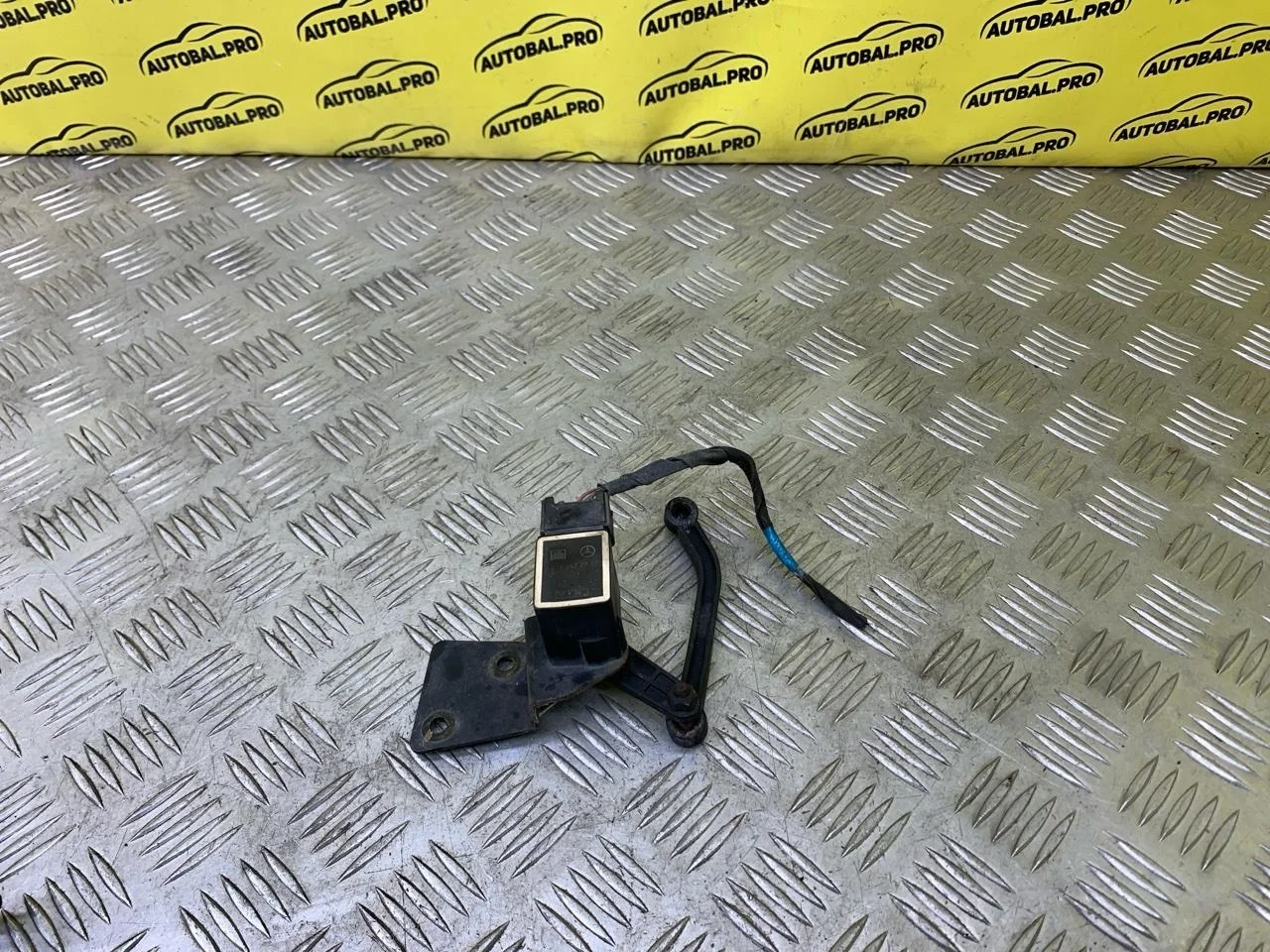 Датчик положения кузова Mercedes-Benz GL-Класс I X164 500 (2006-2009) 2006 A0105427717 5.5 I M273