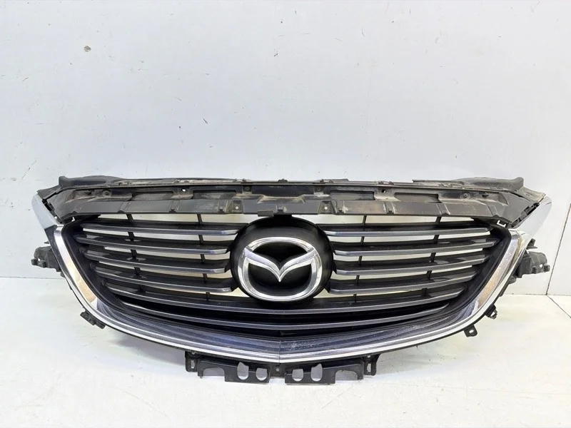 Решетка радиатора MAZDA 6 2015-2018 GJ