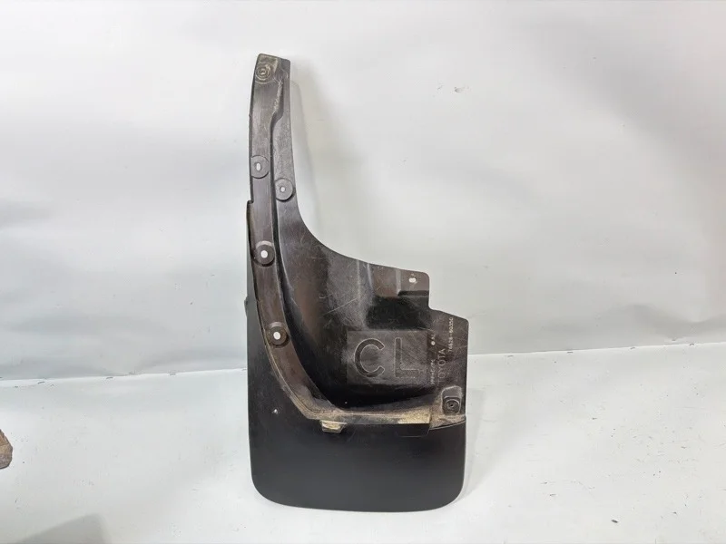 Брызговик Toyota Land Cruiser 2007-2012