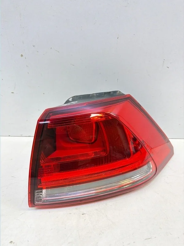 Фонарь Volkswagen Golf 2012-2020 7