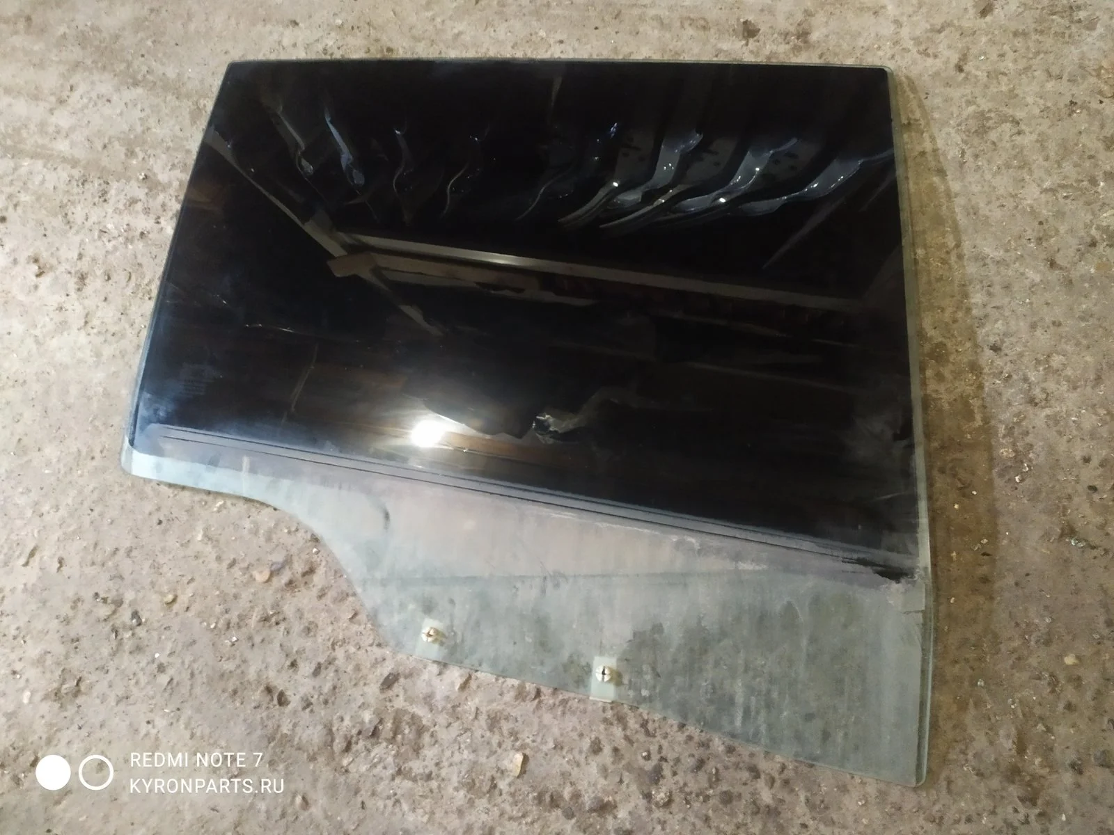 Стекло двери SsangYong Actyon Sports