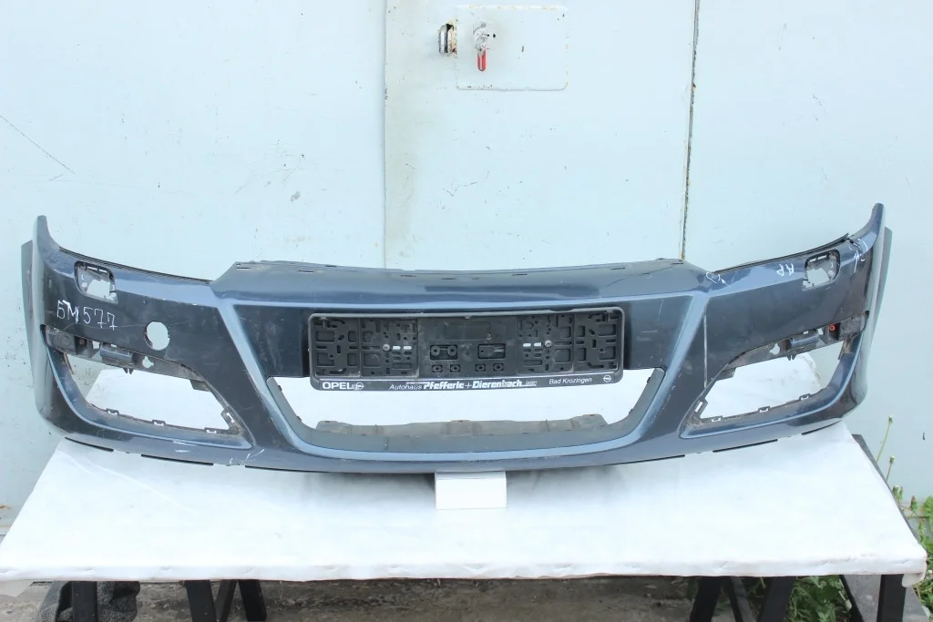 Бампер передний дефект Opel Astra H 04-