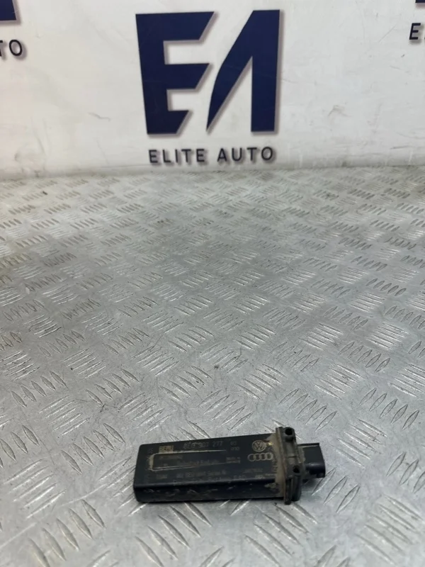 Датчик центрального замка Audi Q7 2006 8E0907277 3.0 TDI