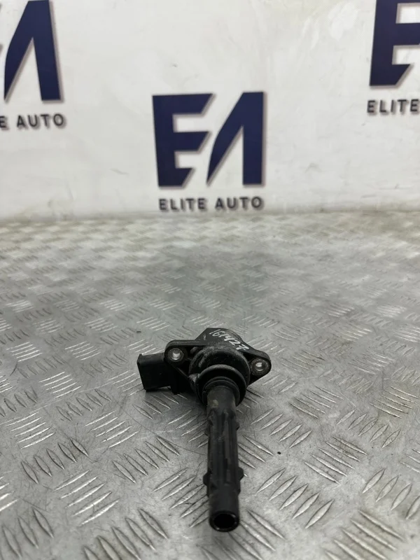 Катушка зажигания Mercedes E 2010 A0001502780 W212 3.5