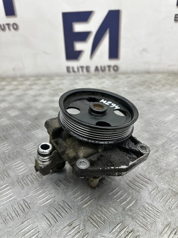 Насос ГУР Mercedes E 2010 A0064664501 W212 3.5