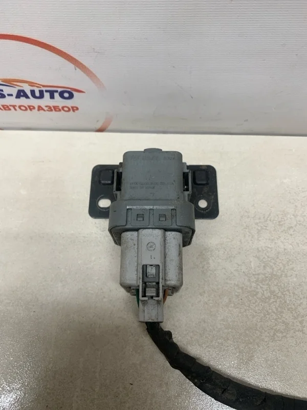 Реле свечей накала Kia Sorento 2 2010 368302F050 XM 2.2 D4HB
